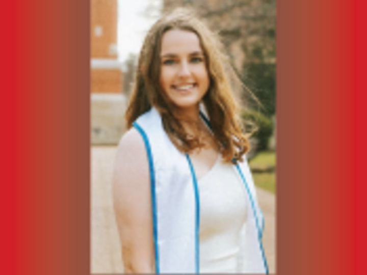 Laelle Novotny Headshot